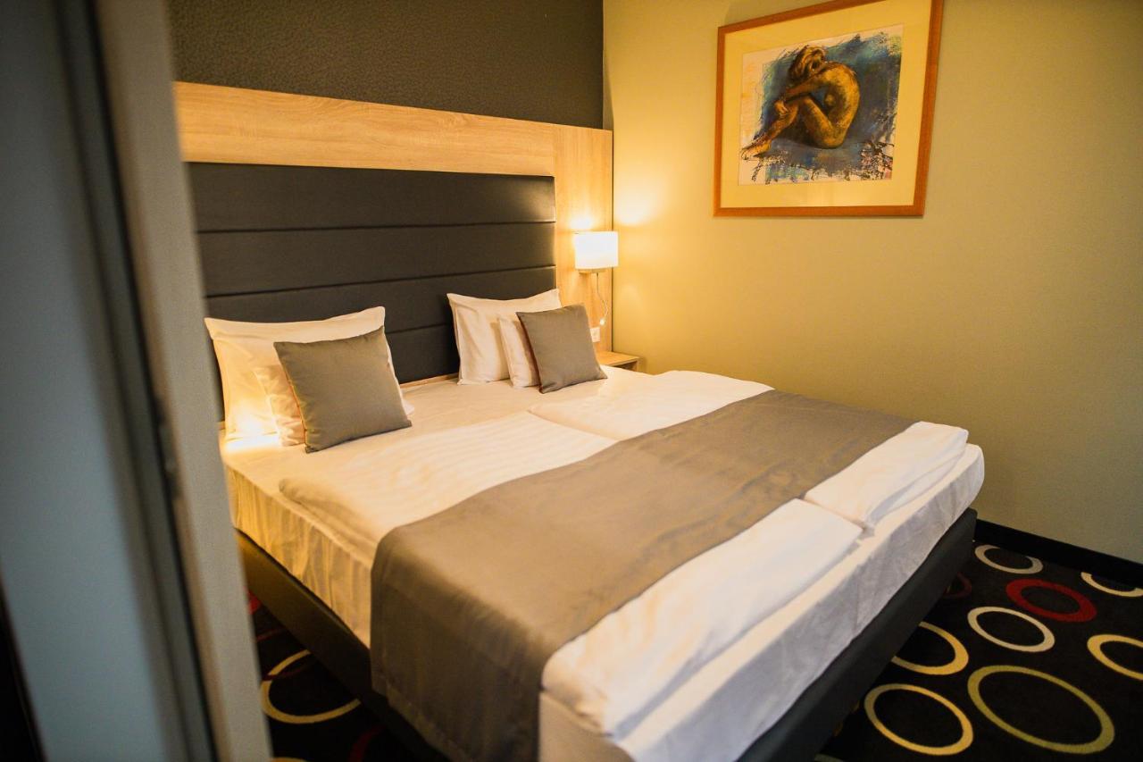 Garden Wellness Es Konferencia Hotel 4*