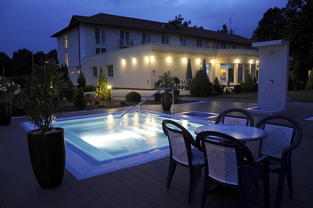 Garden Wellness Es Konferencia 4*