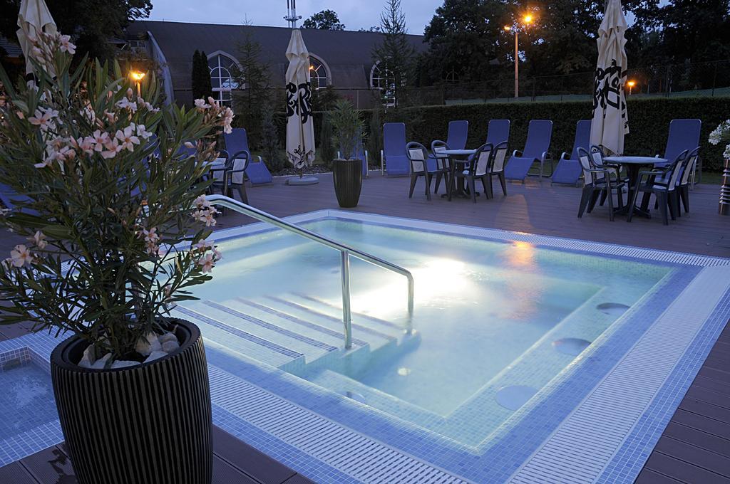 Garden Wellness Es Konferencia Hotel 4*