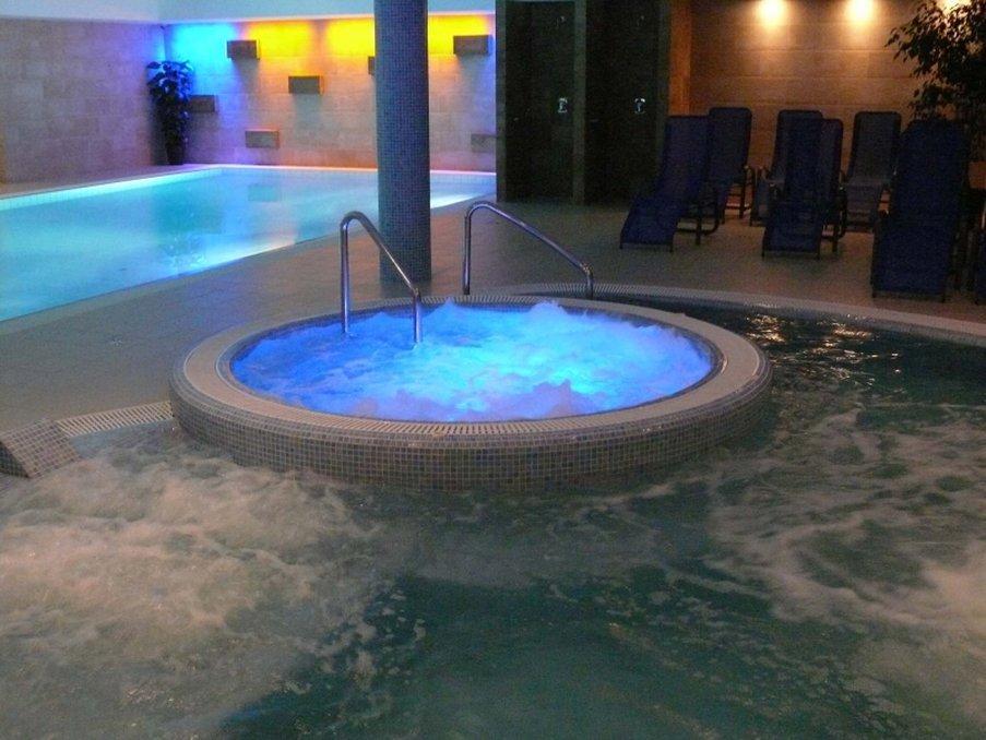 Garden Wellness Es Konferencia Сольнок