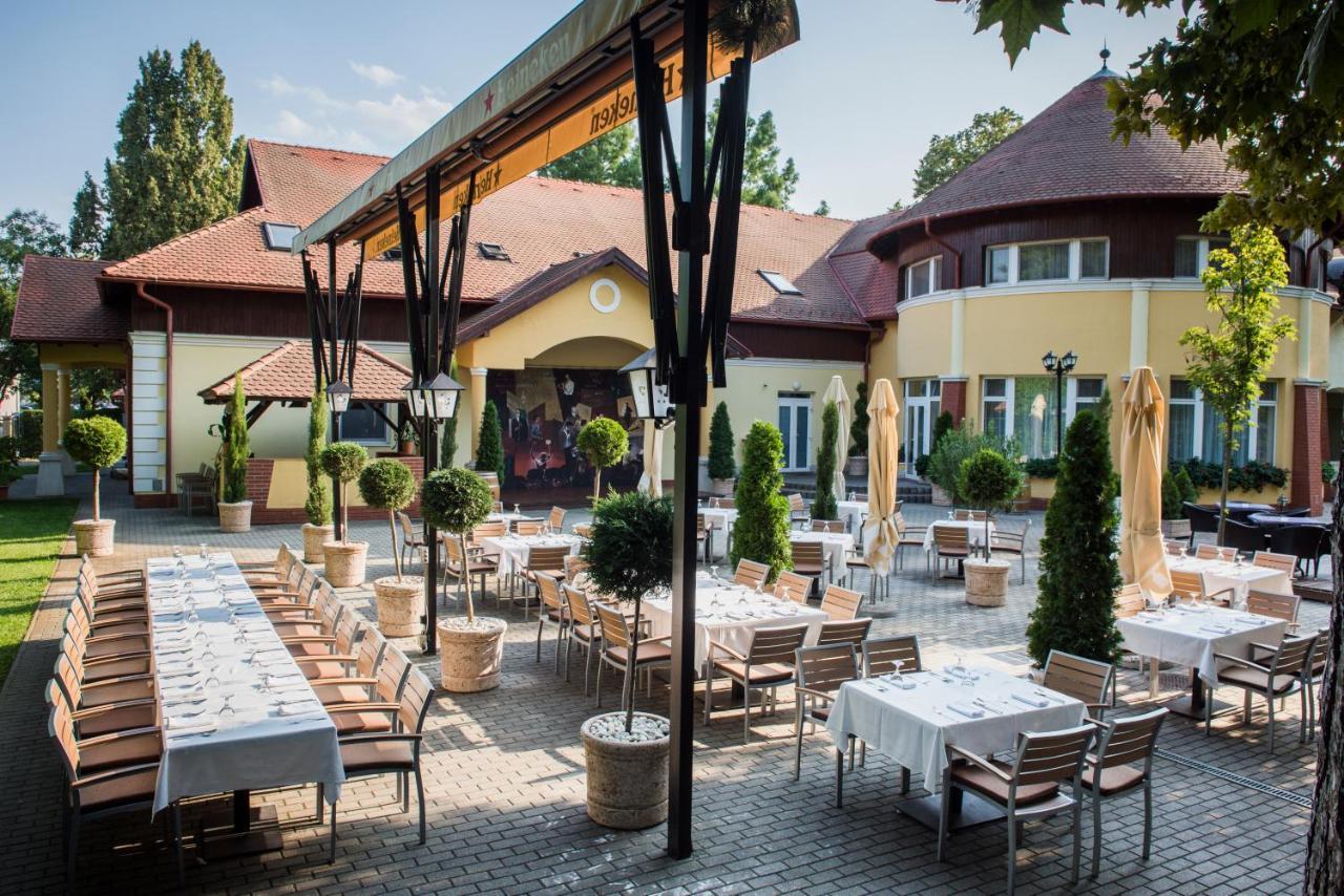 Отель Garden Wellness Es Konferencia